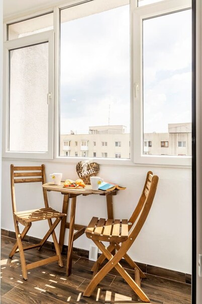 Centrally located Victoriei Square Apartment by MRG