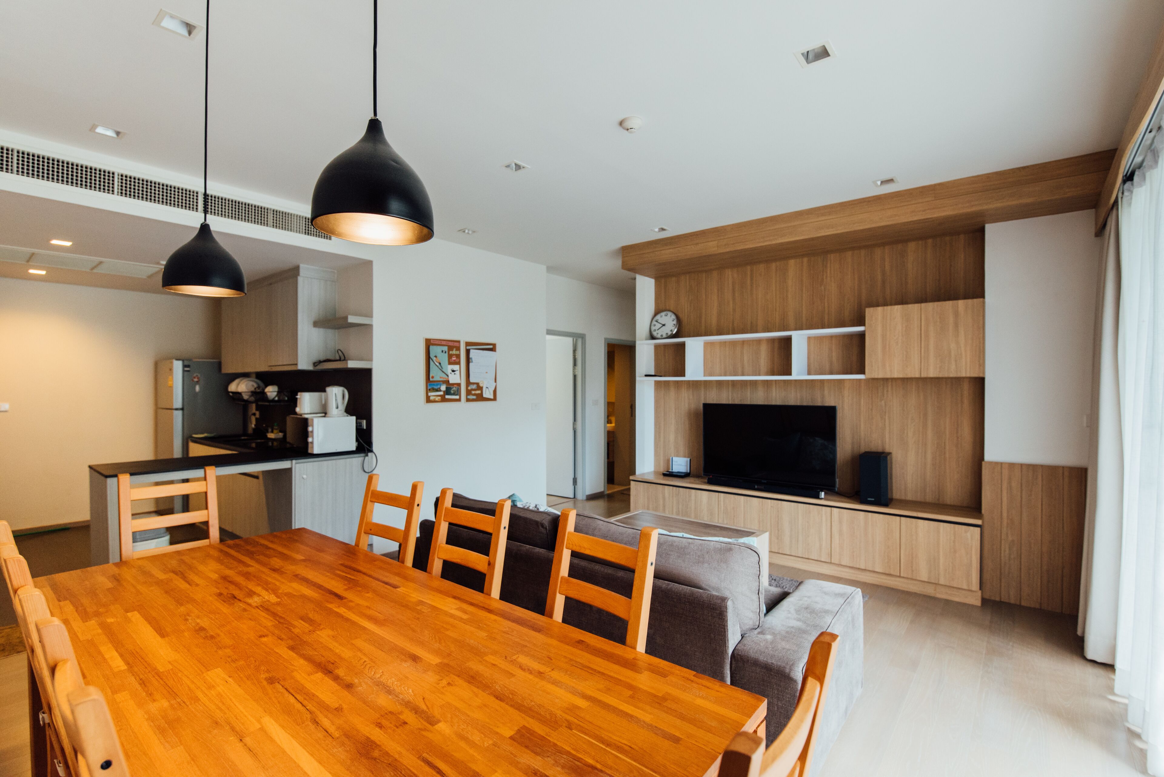 Televisión, reproductor de DVD y videoteca 