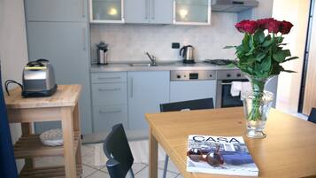 冰箱、烤箱、炉灶、洗碗机