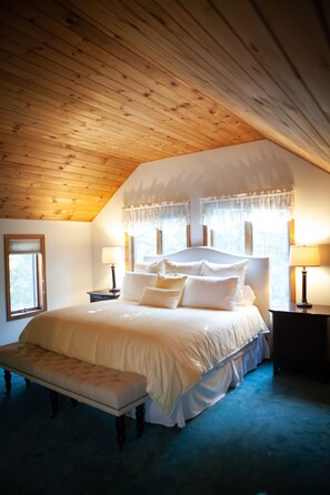 5 bedrooms, iron/ironing board, travel cot, WiFi