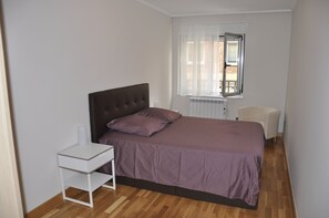 2 slaapkamers, een strijkplank/strijkijzer, wifi, beddengoed