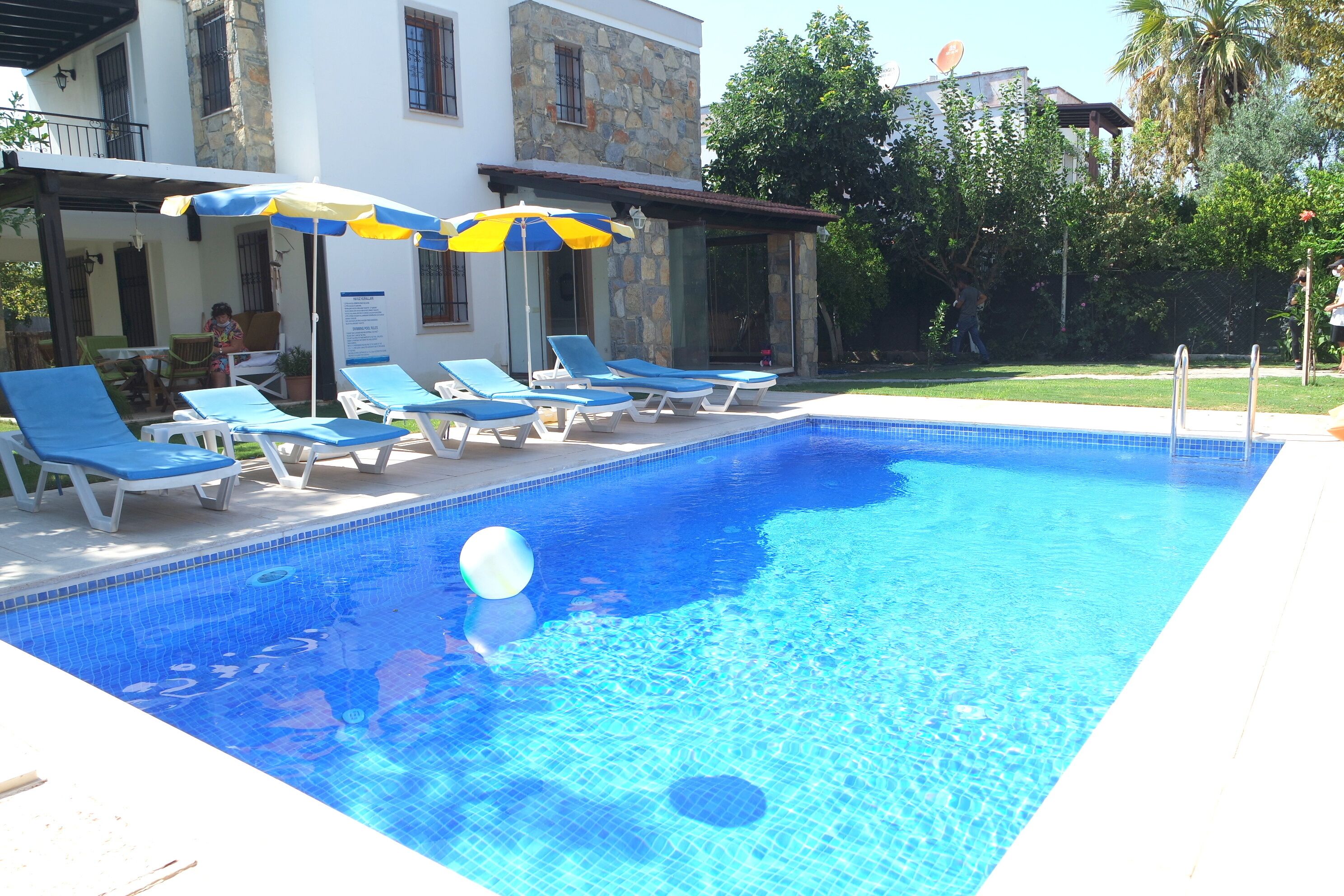 Excellent 3 Bedroom Private Villa With Private Swimming Pool And Private Garden.