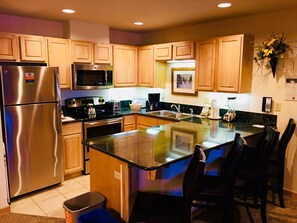 Fridge, microwave, oven, stovetop - One bedroom one bath 4 weeks available in 2026 (Breckenridge)