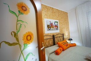 2 Schlafzimmer, Schreibtisch, Bügeleisen/Bügelbrett, kostenloses WLAN