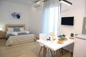 1 chambre, fer et planche à repasser, Wi-Fi, literie fournie