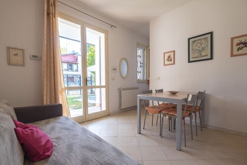 Helles Reihenhaus in Lido degli Scacchi, nur 200 Meter vom Strand mit Klimaanlage