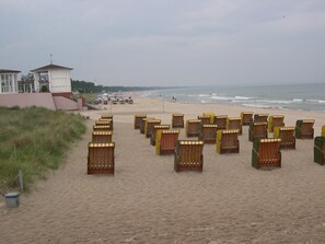 Property grounds - COMPLETELY RENOVATED! NO PRICE INCREASE FOR 2026+2027 !!! BEACH CHAIR INCLUDED! (Binz)