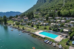 Pool - Directly on the lake with fenced garden (Tre Capitelli)
