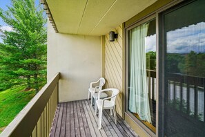 Property grounds - Pinnacle C16 is the perfect family condo.  With two bedrooms and two baths, there is plenty of space for everyone.  There is also a shuttle to the slopes the operates 7 days a week. (Killington)