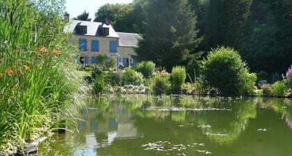 Duplex Charmant au CĆur du Pays des Haras avec Jardin PaysagĂ© et Ătang - Tout ĂquipĂ©, Draps Inclus