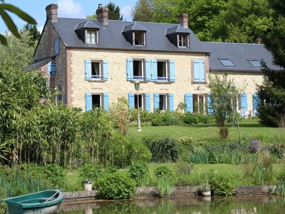 Charming duplex in the heart of Pays des haras with peaceful garden and WiFi