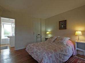 2 bedrooms, free WiFi