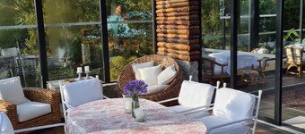 Las Mercedes Lodge is property located in the mountains sourrounding Cali.