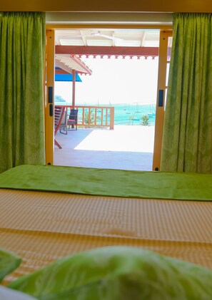 4 bedrooms, in-room safe, iron/ironing board, travel crib - Stunning Beachfront Sunset Flamingo 4 Bedroom Villa sleeps 8  With Private Pool (Richmond)