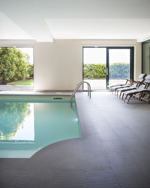 A heated pool - SUITE&POOL -Como Lake aptm.160mt private indoor swimming-pool for exclusive use (Como)