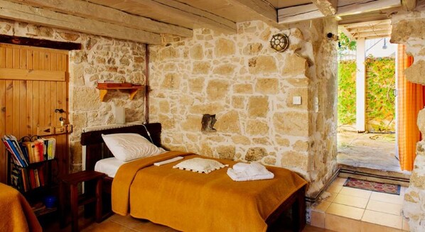 1 chambre, Wi-Fi gratuit, draps fournis