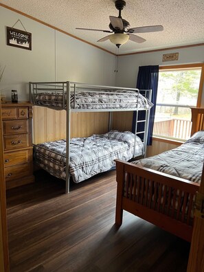 3 bedrooms, WiFi, bed sheets