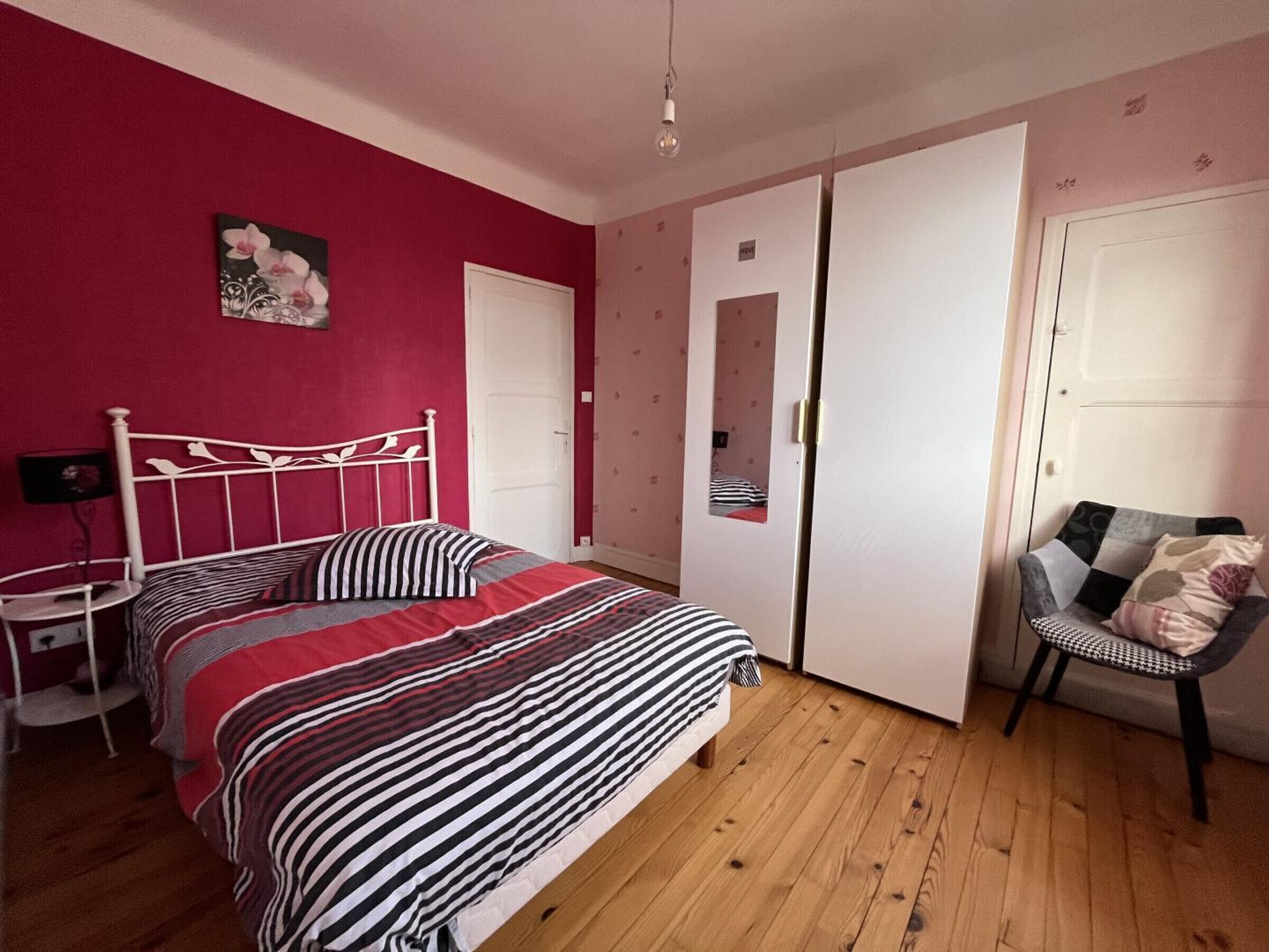 4 habitaciones, escritorio y wifi gratis 