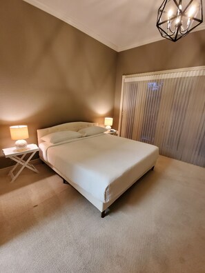3 bedrooms, iron/ironing board, WiFi, bed sheets - Luxury Mediterranean Townhouse In South Tampa (Tampa)