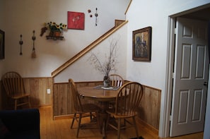 Dining - Elk Haven Vacation Cabins, Custer SD, Elk Haven Vacation Cabins, Custer SD (Custer)