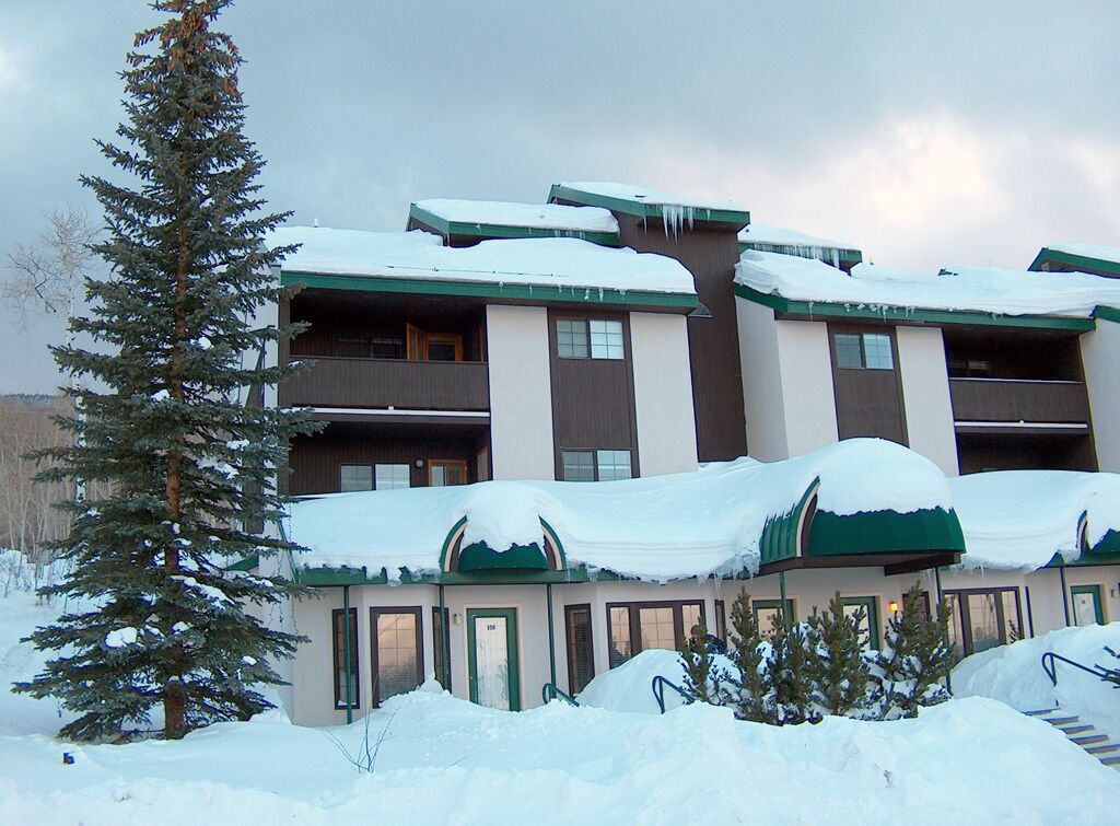 Powderhorn Ski Resort Luxury Condo. Slopeside, 100 yards to lifts!
