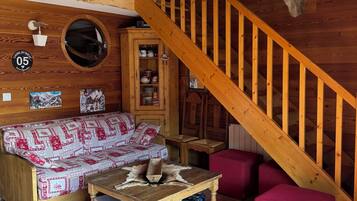 Smart-tv, tv-spel, böcker och ett filmbibliotek