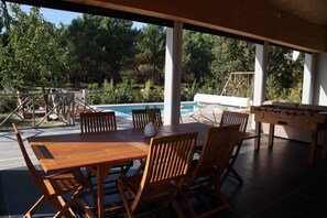 Outdoor dining - Contemporary house near the ocean (Vensac)