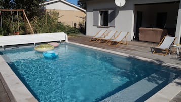 Piscine extérieure