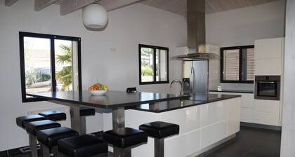 Maison contemporaine, proche océan