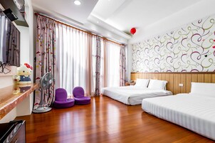 Quarto quádruplo conforto | Wi-Fi de cortesia, roupa de cama