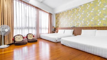 Comfort Quadruple Room | Free WiFi, bed sheets