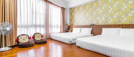 Comfort Quadruple Room | Free WiFi, bed sheets