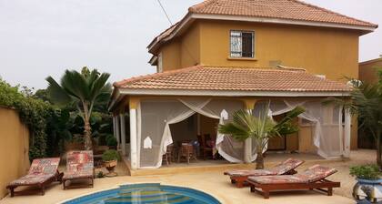 Beautiful independent Villa with swimming pool in N'GAPAROU SALY PETITE COTE