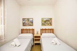 4 chambres, lit parapluie, Wi-Fi, draps fournis