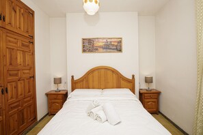 4 soverom, reiseseng for barn, wi-fi og sengetøy