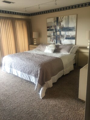 2 habitaciones, tabla de planchar con plancha, internet y ropa de cama