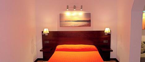 1 bedroom, iron/ironing board, bed sheets