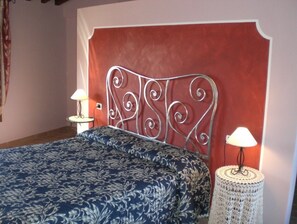 3 chambres, fer et planche à repasser, Wi-Fi gratuit, draps fournis