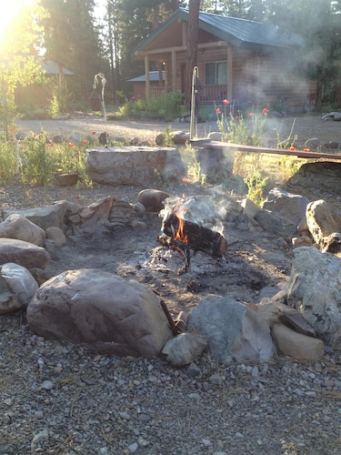 Longhorn Cabin-Separate Bedroom, Sleeper Futon in Living Area