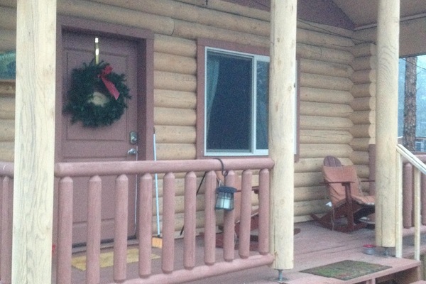 The Longhorn Cabin dressed up for Christmas. Comfortable one bedroom w/futon