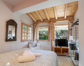 3 室のベッドルーム、アイロン / アイロン台、旅行用ベビーベッド、WiFi (無料)