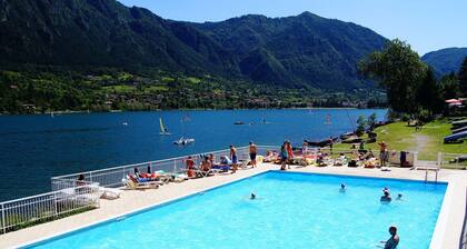 Directly on the lake with terrace and two bedrooms