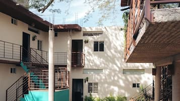 Standard Double Room, 1 Bedroom, Private Bathroom, Courtyard View | Terrace/patio