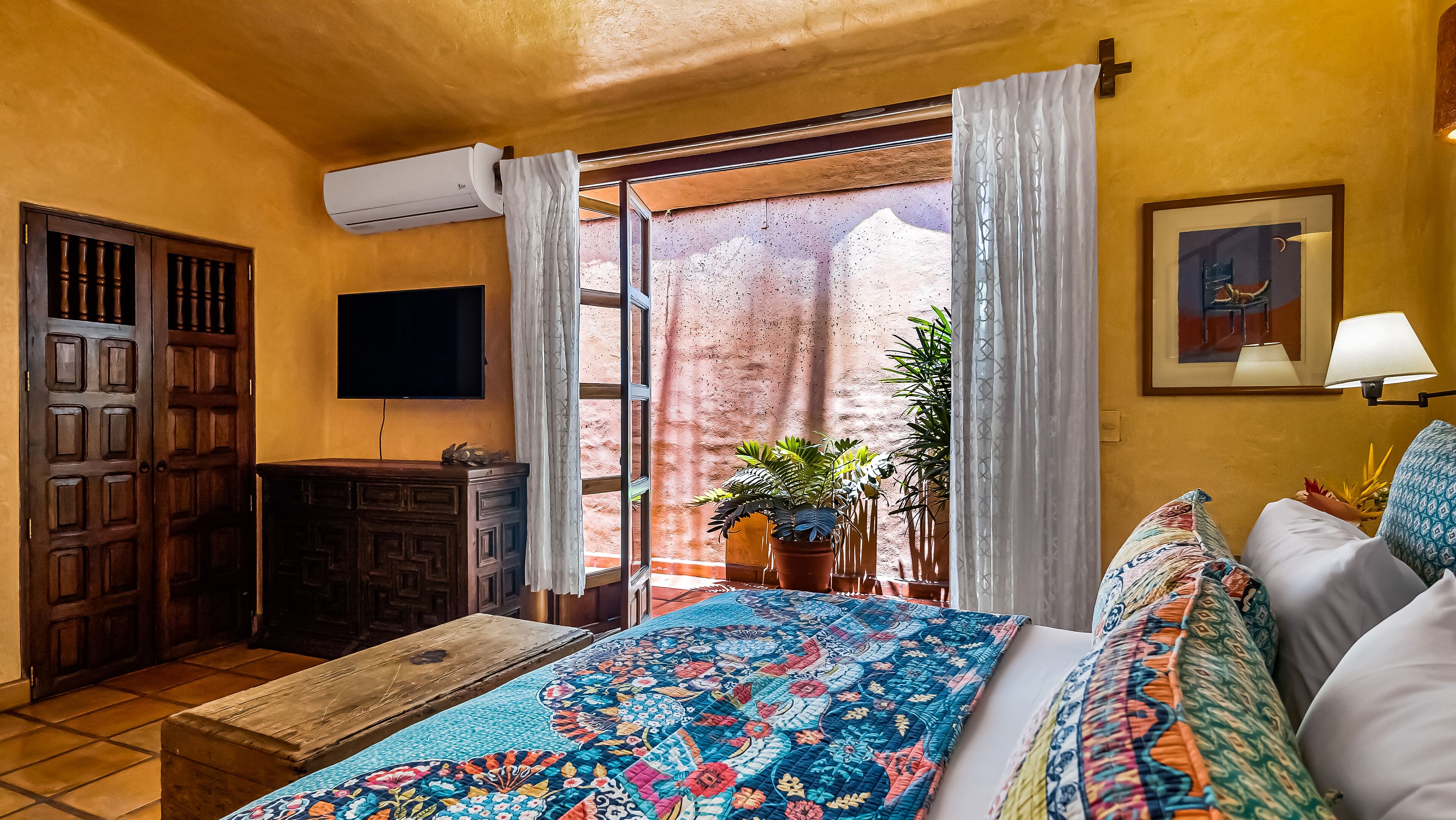 1 bedroom, in-room safe, desk, iron/ironing board