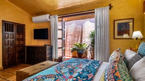 1 bedroom, in-room safe, desk, iron/ironing board