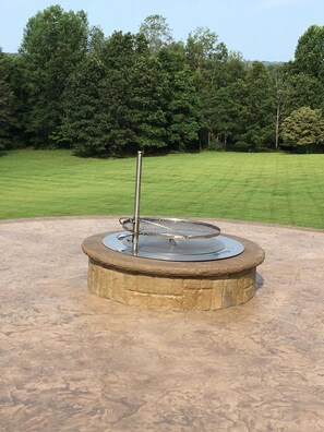 Property grounds - Comfortable & Luxurious Barndominium - 30 minutes to Mohican State Park! (Big Prairie)