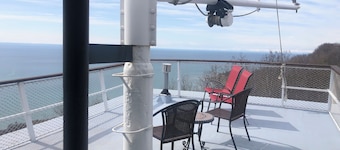 The Double Eagle Boat Cabin On Land