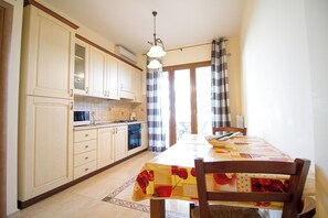 Dining - Studio (2 Adults) with Balcony and Sea View (Trecastagni)