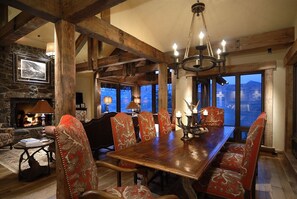 تناول الطعام