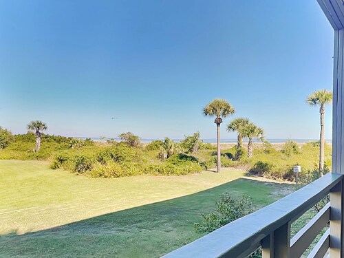 Tranquil Views Just Steps From The Sand, Large Balcony + Pool Access